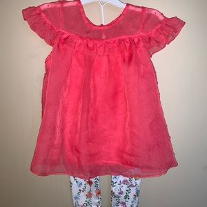 Girls blouse and leggings set.